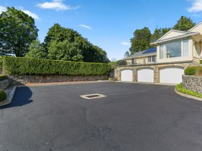 81 Plymouth Avenue, Trumbull CT 06611