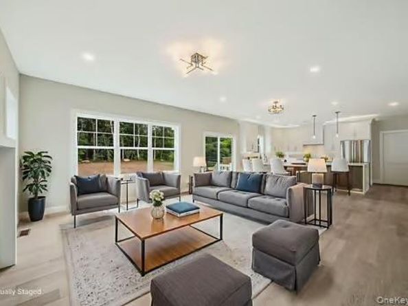 329 Weeks Avenue, Manorville NY 11949