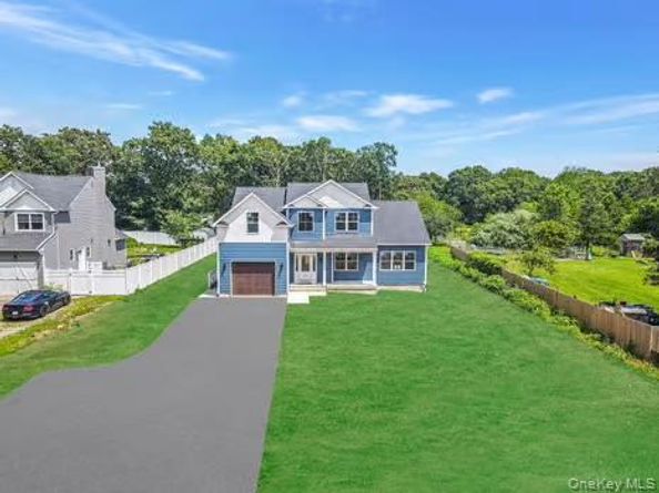 329 Weeks Avenue, Manorville NY 11949