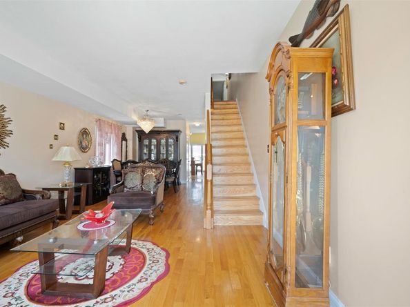 439 Beach 69th Street, Far Rockaway NY 11692