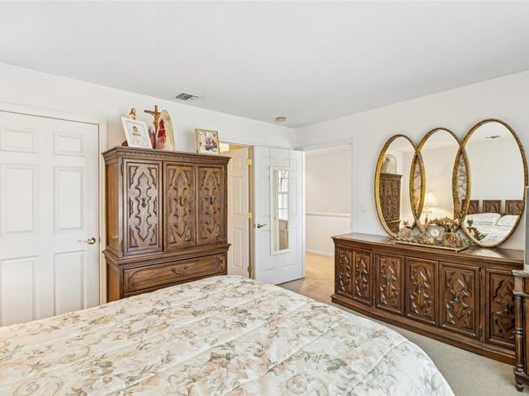 1082 Savoy Drive, Melville NY 11747