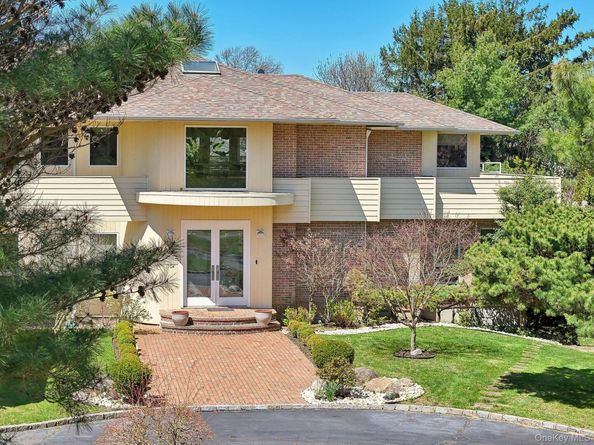 110A Windsor Gate, Great Neck NY 11020