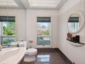 110A Windsor Gate, Great Neck NY 11020
