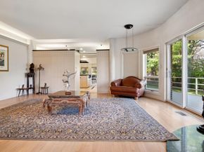 110A Windsor Gate, Great Neck NY 11020