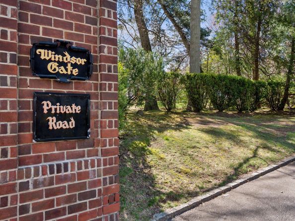 110A Windsor Gate, Great Neck NY 11020