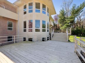 110A Windsor Gate, Great Neck NY 11020