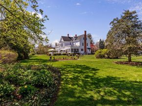 35 S Penataquit Avenue, Bay Shore NY 11706