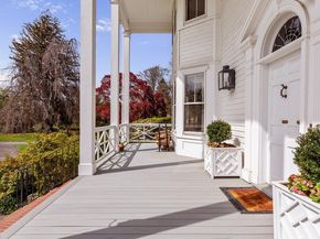 35 S Penataquit Avenue, Bay Shore NY 11706