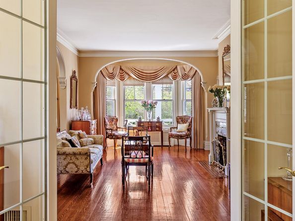 35 S Penataquit Avenue, Bay Shore NY 11706