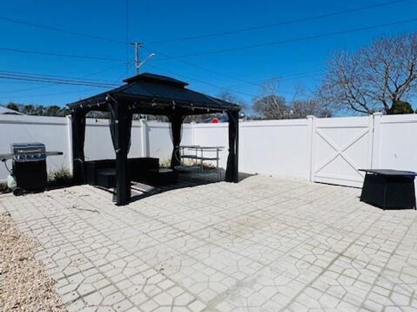 1300 Race Avenue, Medford NY 11763
