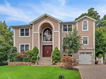 2 Dorchester Drive