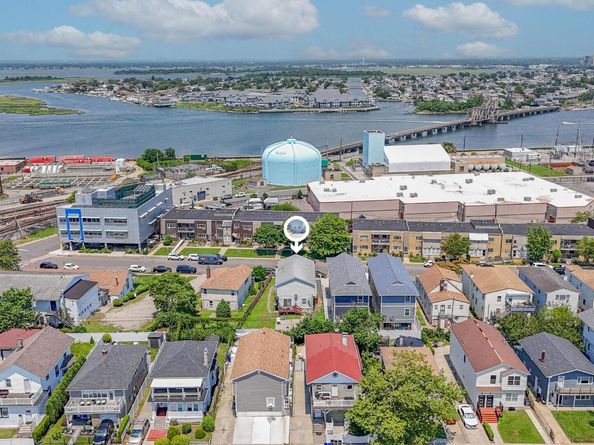 20 E Pine Street, Long Beach NY 11561