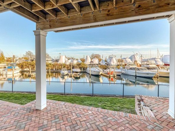 9 Ocean Watch Court, Freeport NY 11520