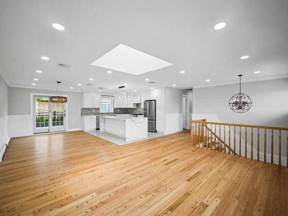 1 Saratoga Street, Lido Beach NY 11561
