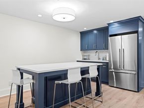 18 Matinecock Farms Road, Glen Cove NY 11542