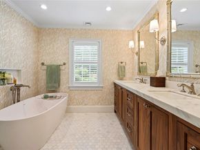 18 Matinecock Farms Road, Glen Cove NY 11542