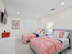 18 Matinecock Farms Road, Glen Cove NY 11542