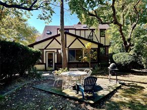 59 Sunset Road, Bay Shore NY 11706
