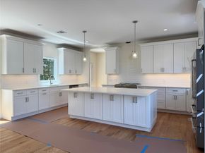 9 First Street, Glenwood Landing NY 11547