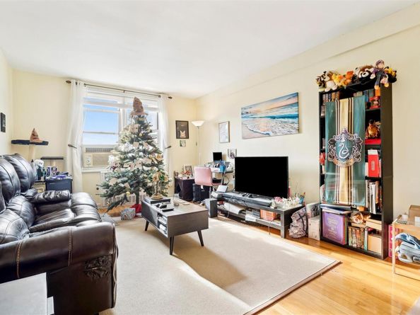 5635 Netherland Avenue 4E, Bronx NY 10471
