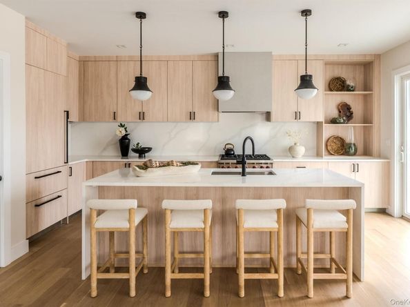 12 Depot 101 (Pearl Way), Westhampton Beach NY 11978