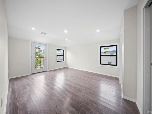 147-50 231 Street, Rosedale NY 11413