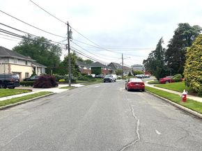 11 Berryhill Lane, Bethpage NY 11714