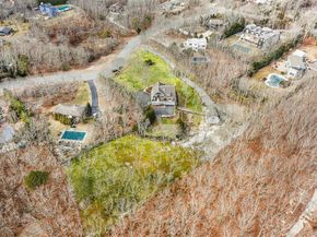 22 Old Trail Road, Water Mill NY 11976