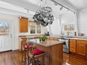 22 Old Trail Road, Water Mill NY 11976