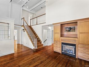 22 Old Trail Road, Water Mill NY 11976