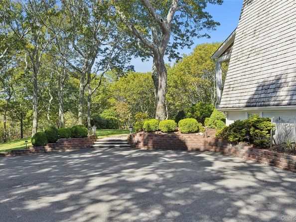 22 Old Trail Road, Water Mill NY 11976