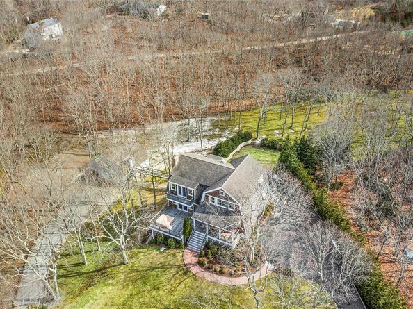 22 Old Trail Road, Water Mill NY 11976