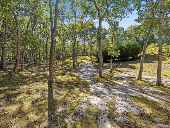 22 Old Trail Road, Water Mill NY 11976
