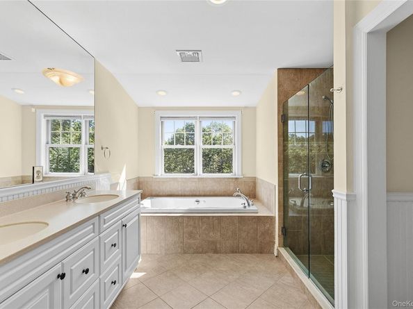22 Old Trail Road, Water Mill NY 11976