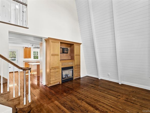 22 Old Trail Road, Water Mill NY 11976