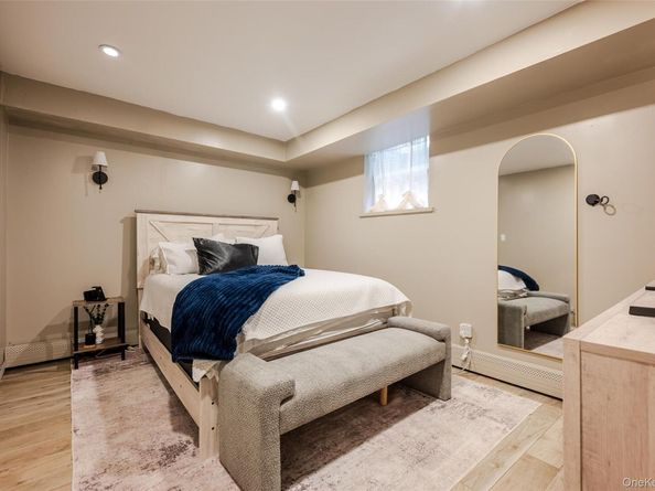 21 AKA 16 Larkspur Lane, Yonkers NY 10704