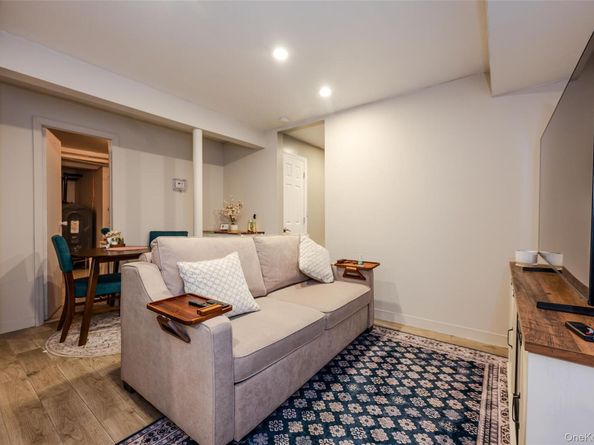 21 AKA 16 Larkspur Lane, Yonkers NY 10704