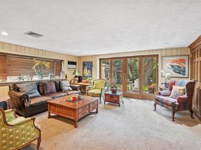 221 Somerset Drive, Hewlett NY 11557
