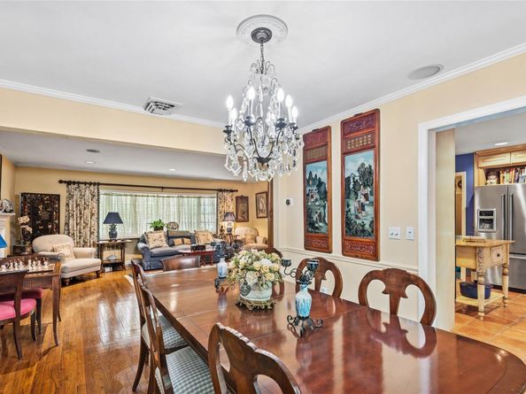 221 Somerset Drive, Hewlett NY 11557