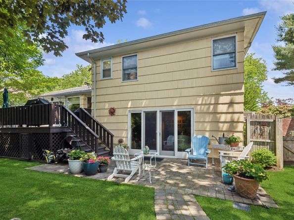 221 Somerset Drive, Hewlett NY 11557