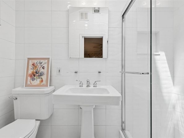 221 Somerset Drive, Hewlett NY 11557
