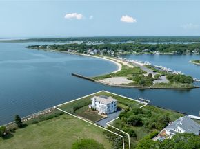 7 Convent Lane, Center Moriches NY 11934