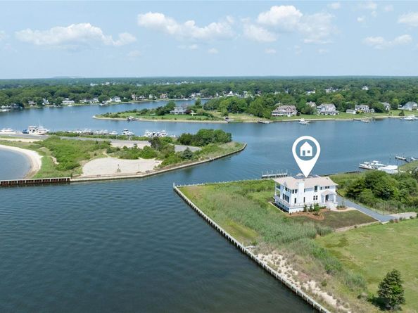 7 Convent Lane, Center Moriches NY 11934