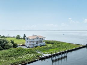7 Convent Lane, Center Moriches NY 11934