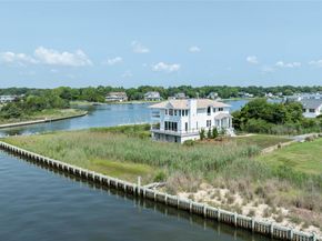 7 Convent Lane, Center Moriches NY 11934