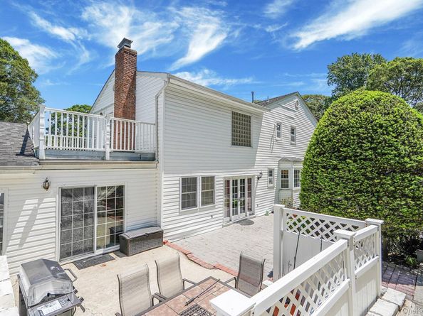 11 Country Squire Court, Dix Hills NY 11746