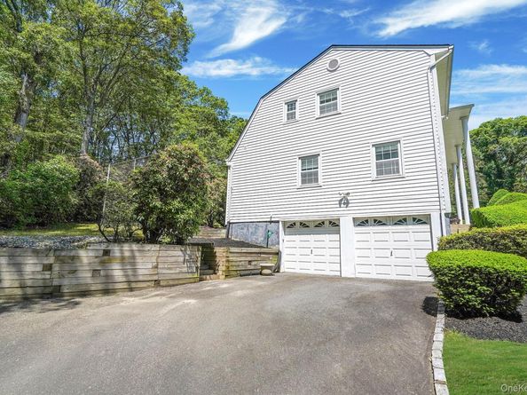 11 Country Squire Court, Dix Hills NY 11746
