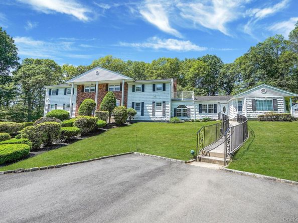 11 Country Squire Court, Dix Hills NY 11746