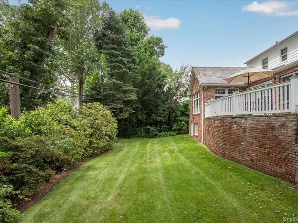 38 Mason Drive, Manhasset NY 11030