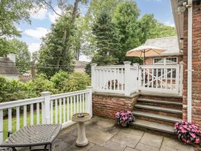 38 Mason Drive, Manhasset NY 11030